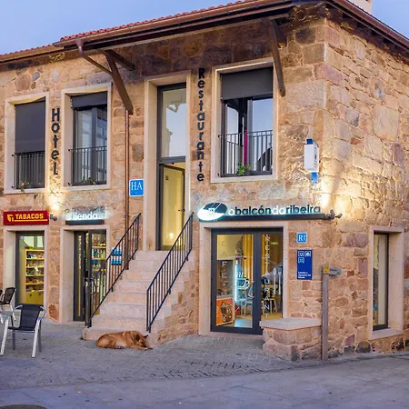 O Balcón Da Ribeira Hotel