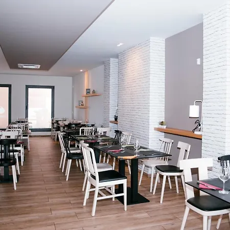 O Balcón Da Ribeira Hotel